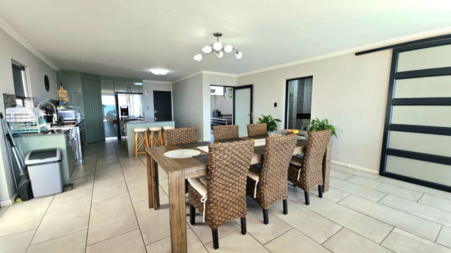 5 Bedroom Property for Sale in Sandy Point Beach Estate Western Cape